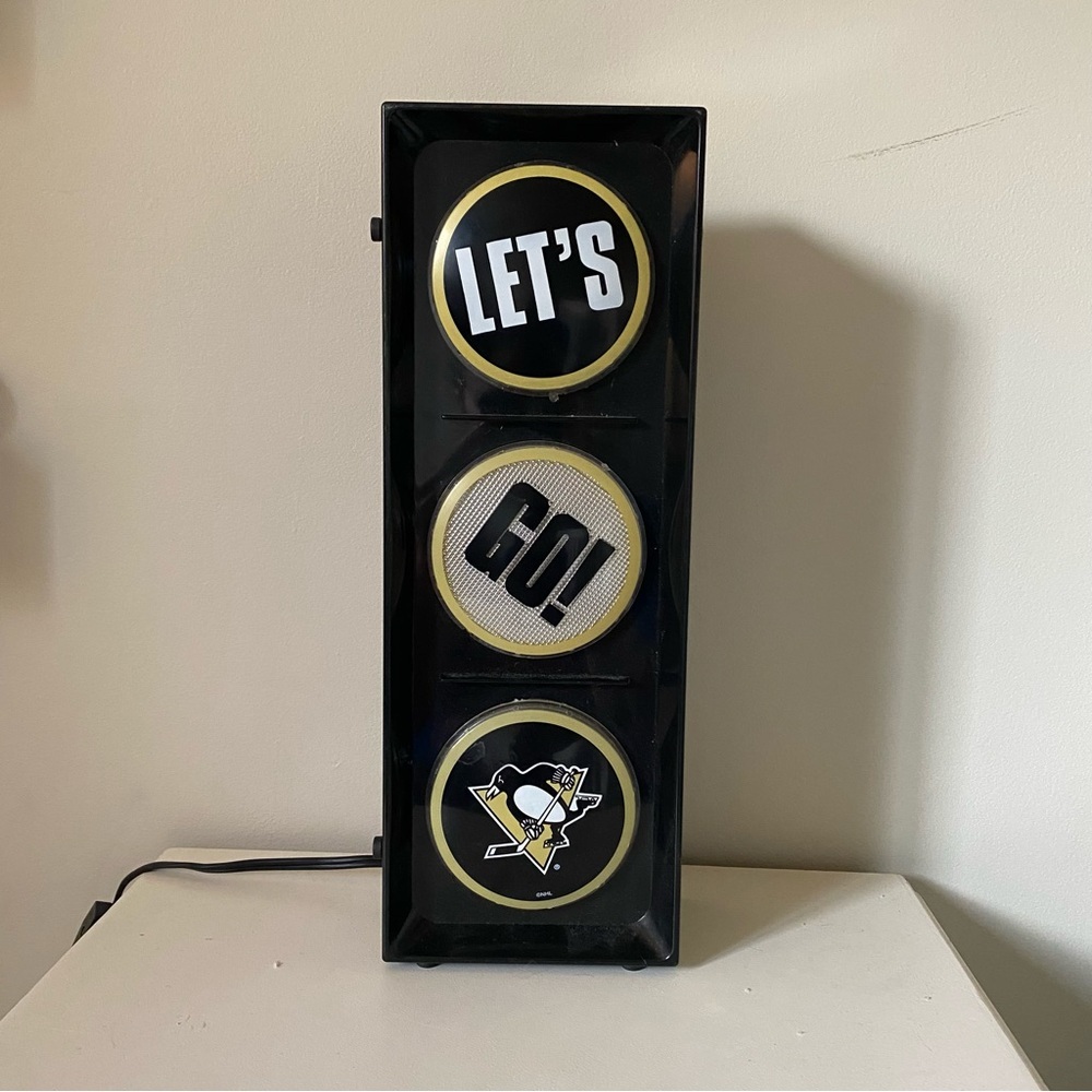Pittsburg Penguins NHL Hockey Light Up Lamp